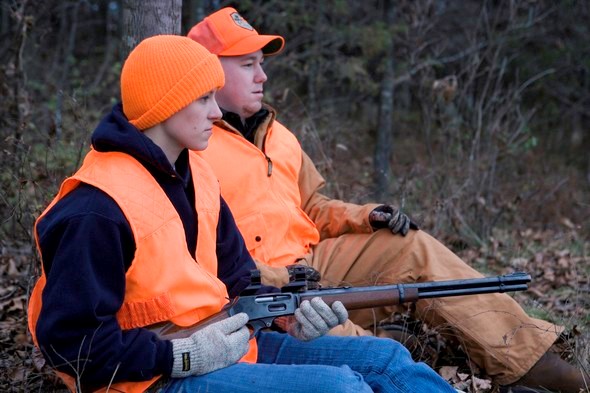 two people deer hunting